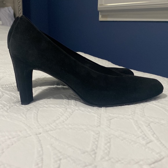 Black suede Seymour pumps with 3” heel .   Great condition. - Picture 3 of 5